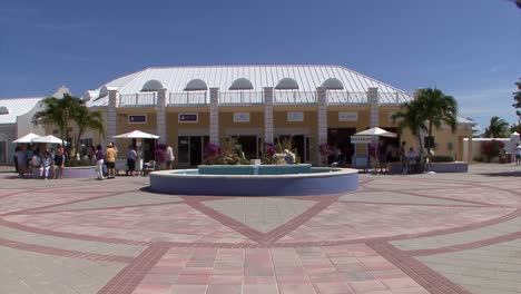 Grand-Turk-Cruise-Center-Tiendas-Para-Turistas,-Islas-Turcas-Y-Caicos