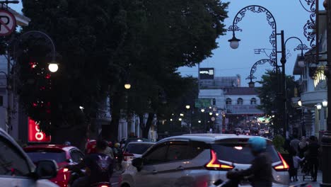 Atasco-De-Tráfico-En-La-Ciudad-De-Bandung-En-La-Tarde