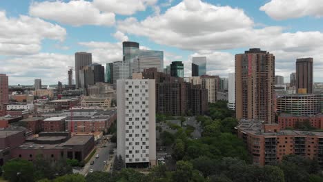 Edificio-De-Viviendas-Apartamento-Condominios-Solo-Centro-De-Minneapolis-Minnesota-America-Drone-Aéreo