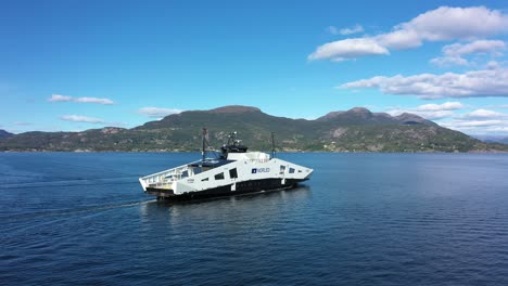Ferry-Hydra-crossing-Norwegian-fjord-and-heading-for-Hjelmeland---New-zero-emission-technology---Running-on-liquid-hydrogen-and-batteries---Norway