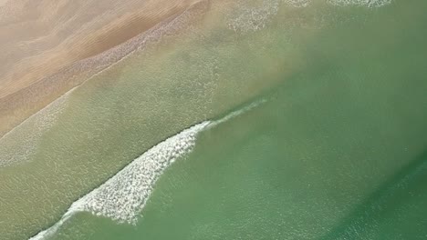 Wellen-Und-Strand-Draufsicht-1080p
