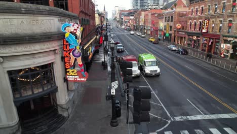 aerial-pullout-bars-on-broadway-in-nashville-tennessee