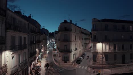 Blick-Auf-Die-Ganze-Stadt-Von-Oben-Bei-Nacht,-Montpellier---Frankreich