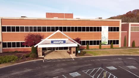 Manufacturing-Operations-in-Komatsu-Chattanooga-Tennessee---Drone-Dolly-shot-flyover