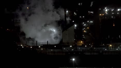 Rauch-Aus-Dem-US-Stahlwerk-Edgar-Thomson-Steel-In-Braddock,-Pennsylvania-Bei-Nacht