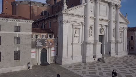 Aerial-shot-in-front-of-Church-of-San-Giorgio-Maggiore