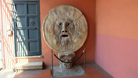 The-Mouth-Of-Truth-At-The-Santa-Maria-In-Cosmedin-Church-In-Rome,-Italy