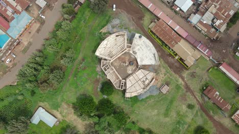 Luftaufnahme-Von-Oben-Nach-Unten-Auf-Dem-Freiluftmarkt-Im-Ländlichen-Dorf-Loitokitok-Im-Süden-Kenias