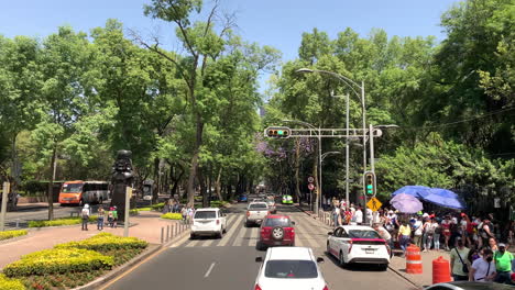 frontal-shot-of-Bosque-de-Chapultepec-main-entrance