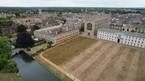 Cambridge-City-people-punning-on-river-cam-summer-2022-England-drone-aerial-view-4K-footage