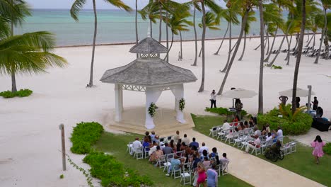 Hochzeit-In-Einem-Tropischen-Resort-In-Der-Karibik