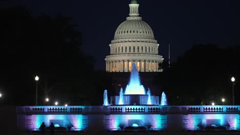 Springbrunnen-In-Der-Nacht-Im-US-Kapitolgebäude