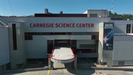 Carnegie-Science-Center-In-Pittsburgh,-Pennsylvania.-Museumsthema