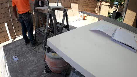 Trabajos-De-Instalación-De-Encimeras-De-Silestone-Para-Remodelación-De-Cocinas-Y-Baños