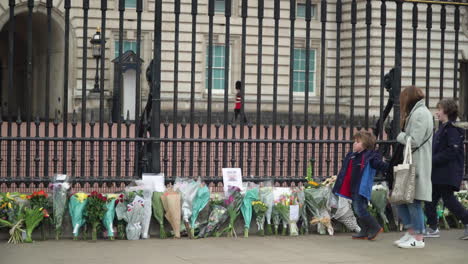 Row-of-flowers-outside-Buckingham-Palace-following-the-death-of-Prince-Philip