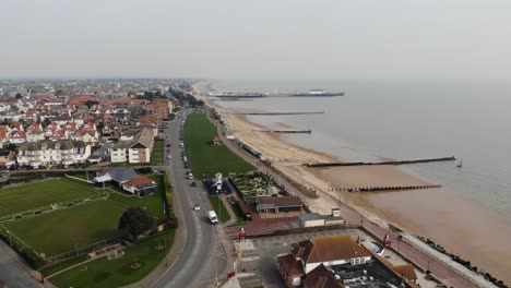 4K-Drone-footage-of-the-seafront-at-Clacton-on-Sea,-Essex,-UK