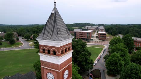 Luftauszug-Tillman-Hall,-Clemson-University,-Clemson-SC,-Clemson-South-Carolina