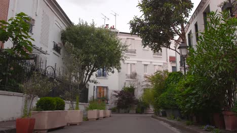 La-Ciudad-Floral-Es-Una-Zona-Residencial-Ubicada-En-El-Distrito-13-De-París,-Francia