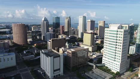 Cinematic-4K-tilt-and-push-in-video-clip-over-skyscrapers-in-downtown-Tampa,-Florida