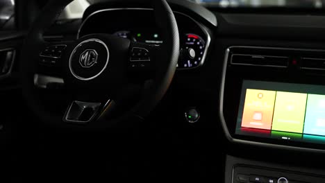 dash,-steering-wheel,-modern-car-radio-display-MG-Morris-Garages