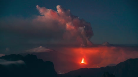 Erupción-De-Volcán-De-Lapso-De-Tiempo-Nocturno-En-La-Isla-De-La-Palma,-España