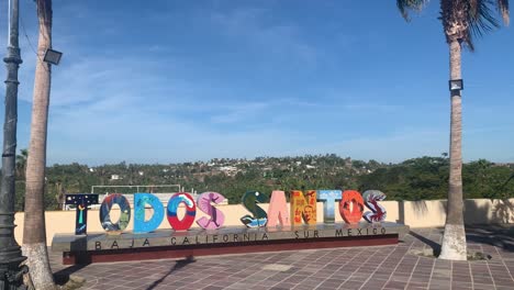 Todos-Santos-Stadtbriefankündigungsschild-In-Baja-California-Sur,-Mexiko