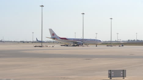 Air-Algerie-Airbus-Auf-Dem-Flugplatz-Des-Internationalen-Flughafens-Algier-In-Algerien