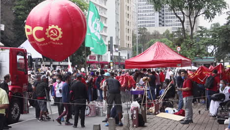 El-Globo-Rojo-Del-Partido-De-Los-Trabajadores-Vuela-En-Sao-Paulo-Mitin-De-Vidas-Negras-Importan