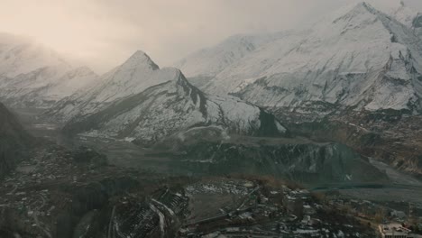 Hunza-Tal-Gebirgslandschaft,-Sonnenaufgang-In-Den-Hunza-Tal-Bergen,-Nordpakistan,-Gilgit-Baltistan