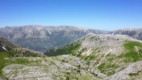 Alpine-meadows-and-mountain-range-in-Llogara-National-Park,-Albania