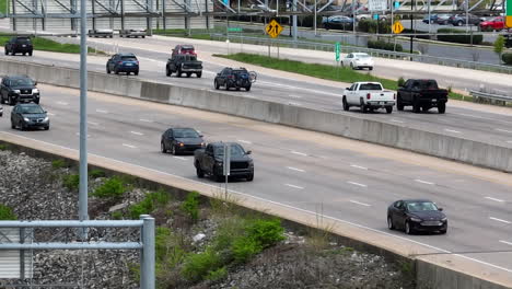 Autos-En-La-Autopista-Interestatal