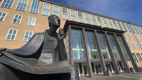 University-of-Cologne-with-Albertus-Magnus-monument