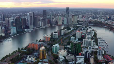 Aerial-Of-Busy-Roads-At-Kangaroo-Point-Southern-Suburbs-In-Brisbane,-QLD-Australia