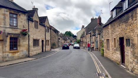 Street-scene-in-Chipping-Campden