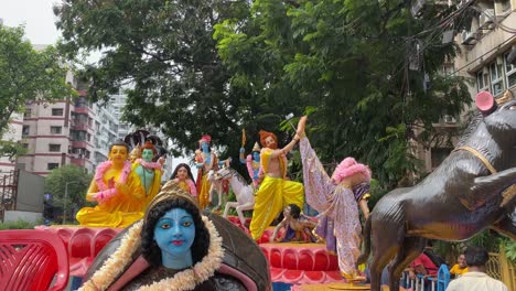 Idole-Hinduistischer-Götter-In-Der-Internationalen-Gesellschaft-Für-Krishna-Bewusstsein-Jagannath-Rath-Yatra