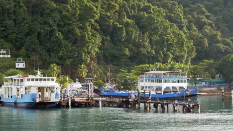 First-person-view-of-a-ferry-arriving-at-Koh-Chang-island,-Thailand-CROP-Slowmo