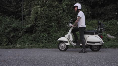 vespa-piaggio-50-special-152-px-80s-70s-retro-scooter-run-fast