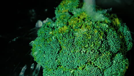 Washing-broccoli-in-the-kitchen