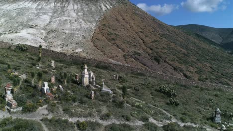 Aerial-shot-of-graves-in-the-cemetery-of-Real-de-Catorce,-San-Luis-Potosi-Mexico