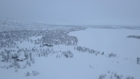 Las-Llanuras-Abiertas-Durante-El-Invierno-En-Noruega,-Cerca-De-La-Frontera-Sueca