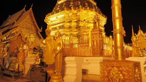 Doi-Suthep-temple-nighttime-view-in-Chiang-Mai,-Thailand