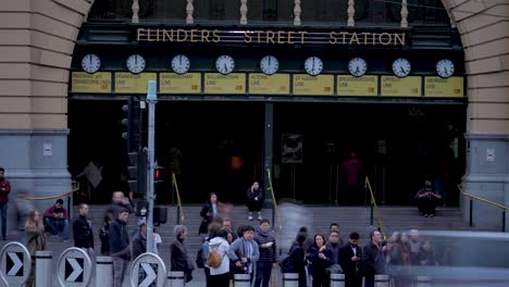 Timelapse-De-La-Estación-De-Flinder,-Melbourne-Durante-El-Día,-Julio-De-2019