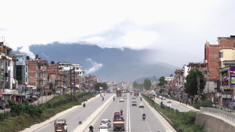 Kathmandu,-Nepal---1.-Oktober-2019:-Verkehr-Auf-Den-Straßen-Von-Kathmandu,-Nepal-Und-Die-Verschmutzung-In-Der-Stadt