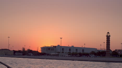 Segeln-Bei-Sonnenuntergang-Meer