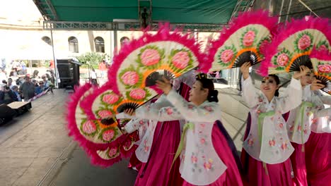 South-Korea-Culture,-Dance-Performance,-Women,-Dress,-Traditional,-Asia-korean-traditional-fan-dance,-Buchaechum