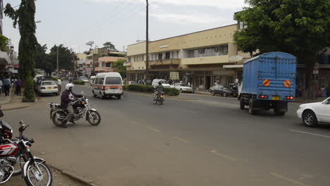 Busy-streetscape-in-Moshi,-Tanzania,-Africa