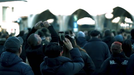 Slow-motion-closeup-of-tourist-people-in-Munich