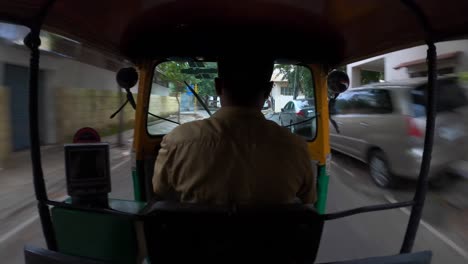 Paseo-En-Auto-rickshaw-En-Bangalore,-India