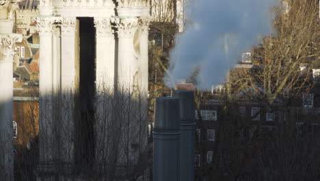 Londoner-Dachansicht-Der-Lüftungsrohre-Und-Rauchabzüge