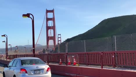 Conduciendo-Por-La-Carretera-Que-Conduce-Al-Puente-Golden-Gate